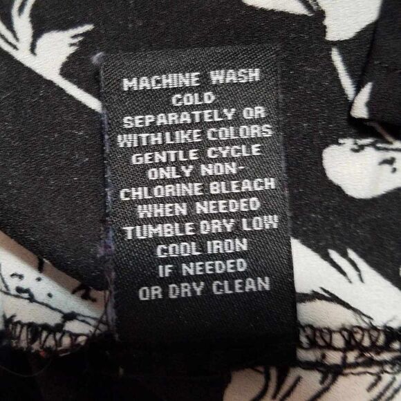 Premise Woman Black White Floral V Neck Blouse Bell Sleeves size 1X - Picture 11 of 11